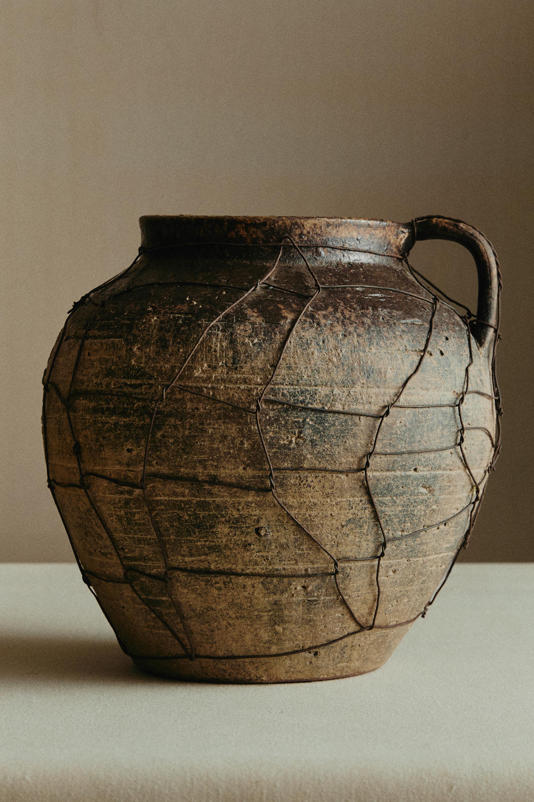 VASE TERRE CUITE GRILLAGÉ